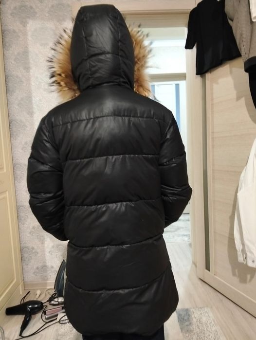 продам детскую зимную 2 шт куртку