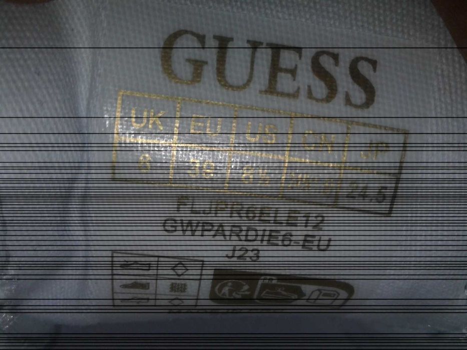 Adidasi din piele albi, marca Guess marime 39, noi, nefolositi