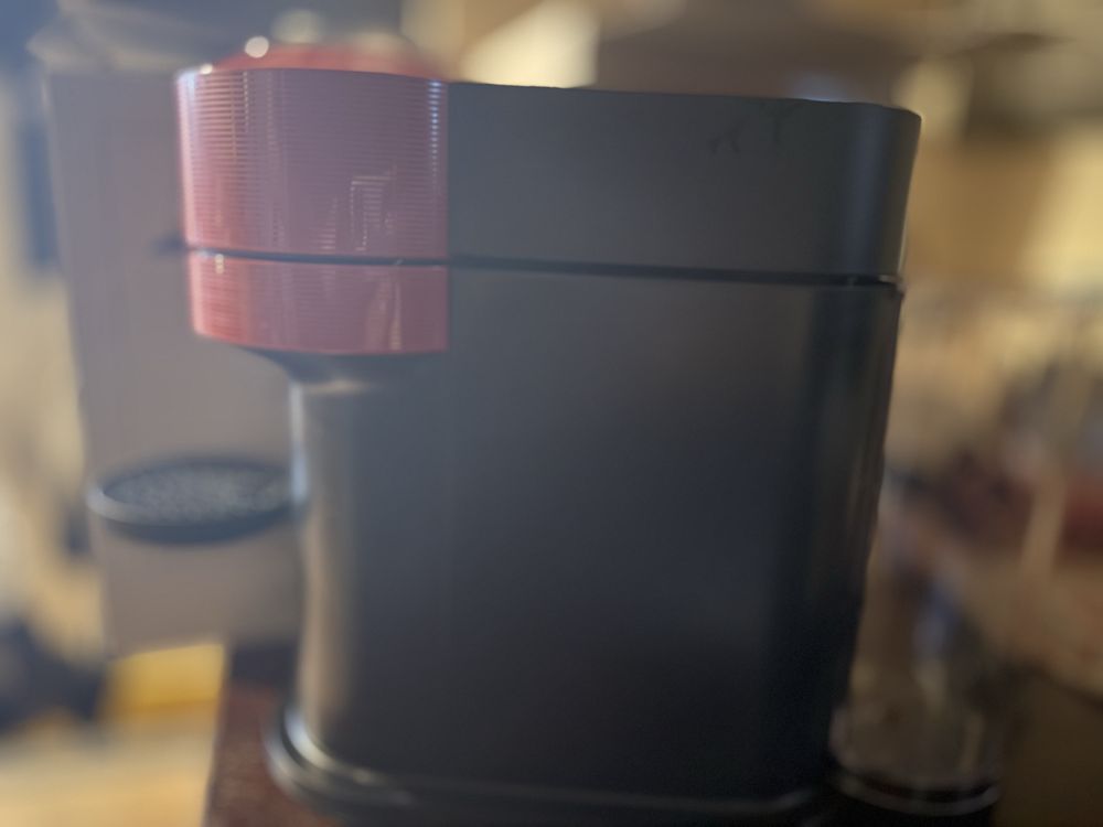 Nespresso vertuo rosu