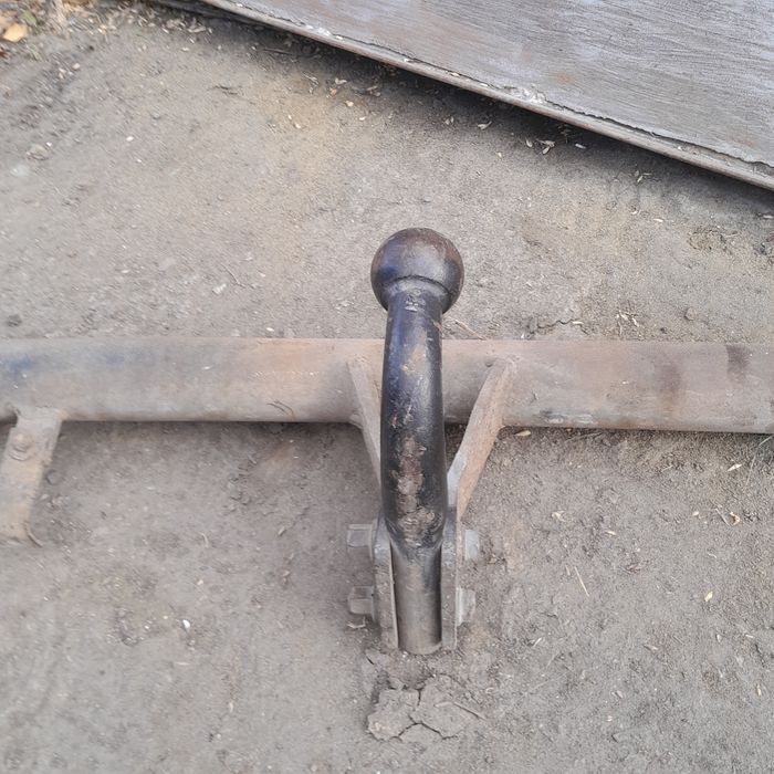 Продам фаркоп стоял Ауди б4