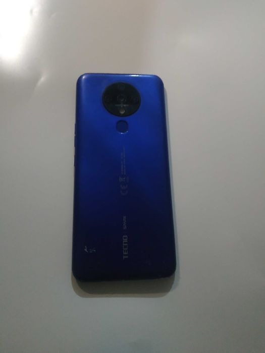 Продам телефон tecno spark