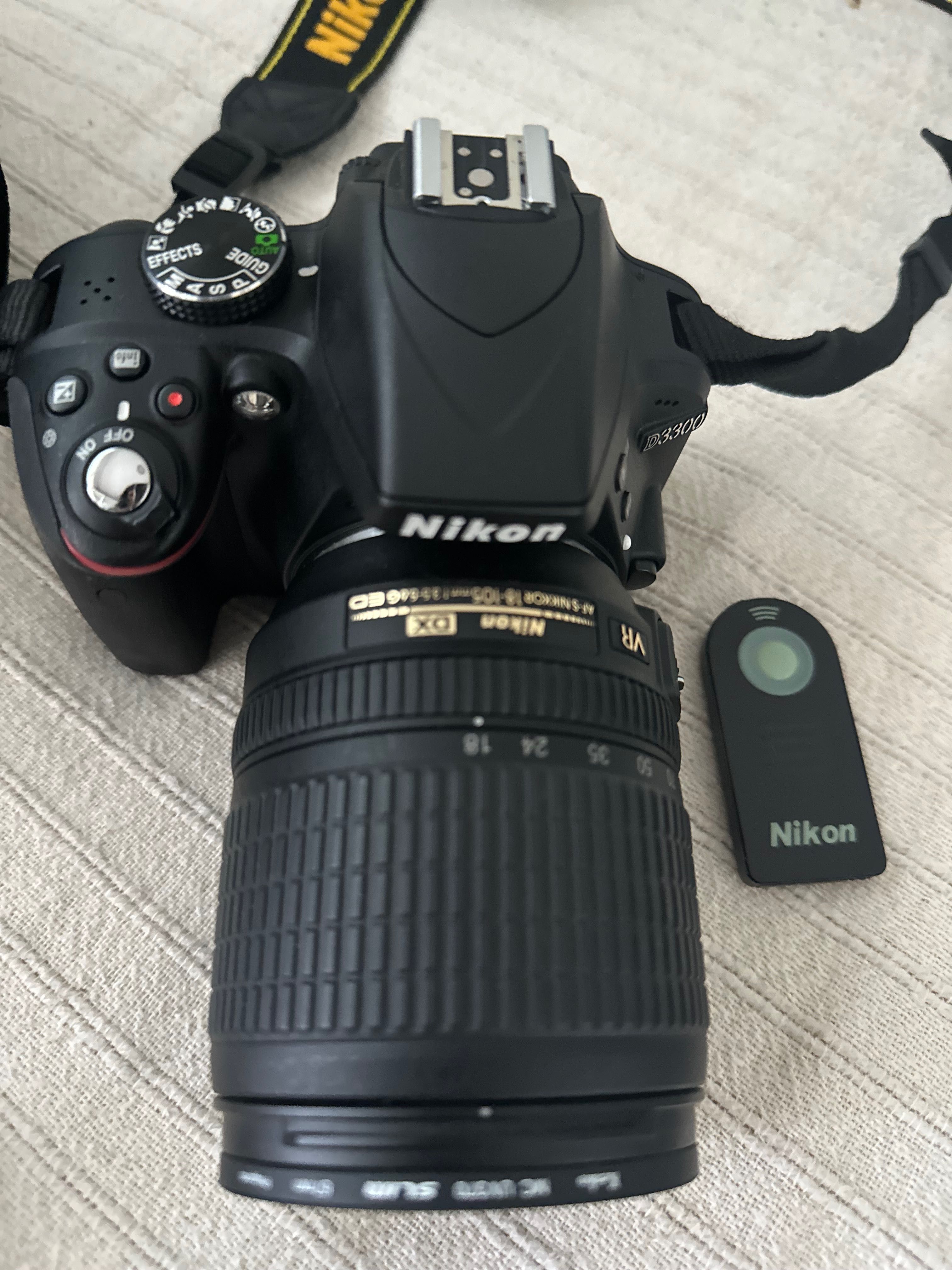 Nikon D3300 с обектив Nikkor 18-105