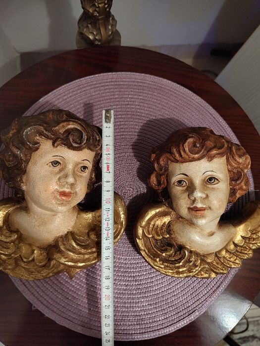 Îngerași, amorași sculptați in lemn