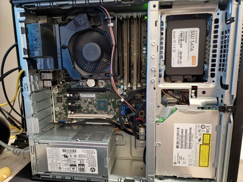 Desktop HP ElitDesk 800 G2 SFF