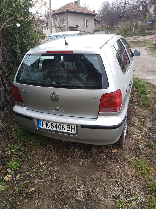 VW polo автомобил
