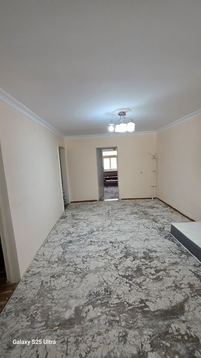 Аренда метро беруни 2.хонали  1.этаж берилади расмдаги уй