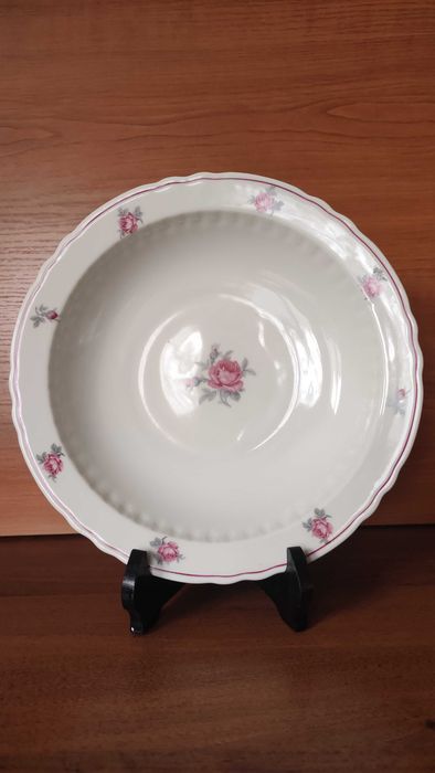 Швейцарска порцеланова купа с декор рози