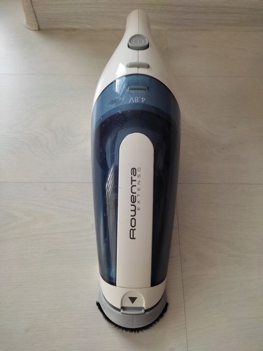 Aspirator de mână Rowenta