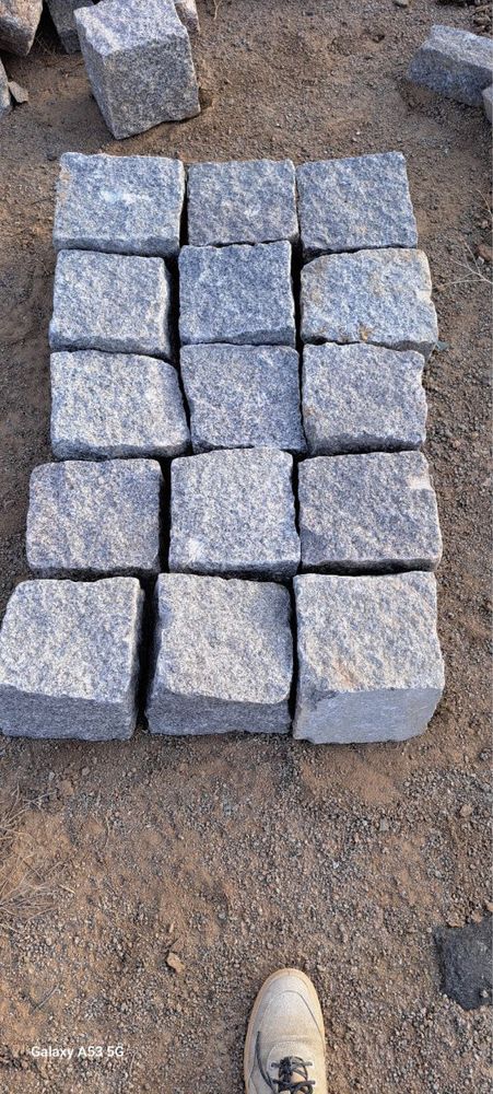 Bruchatka. Nero Buhara granit