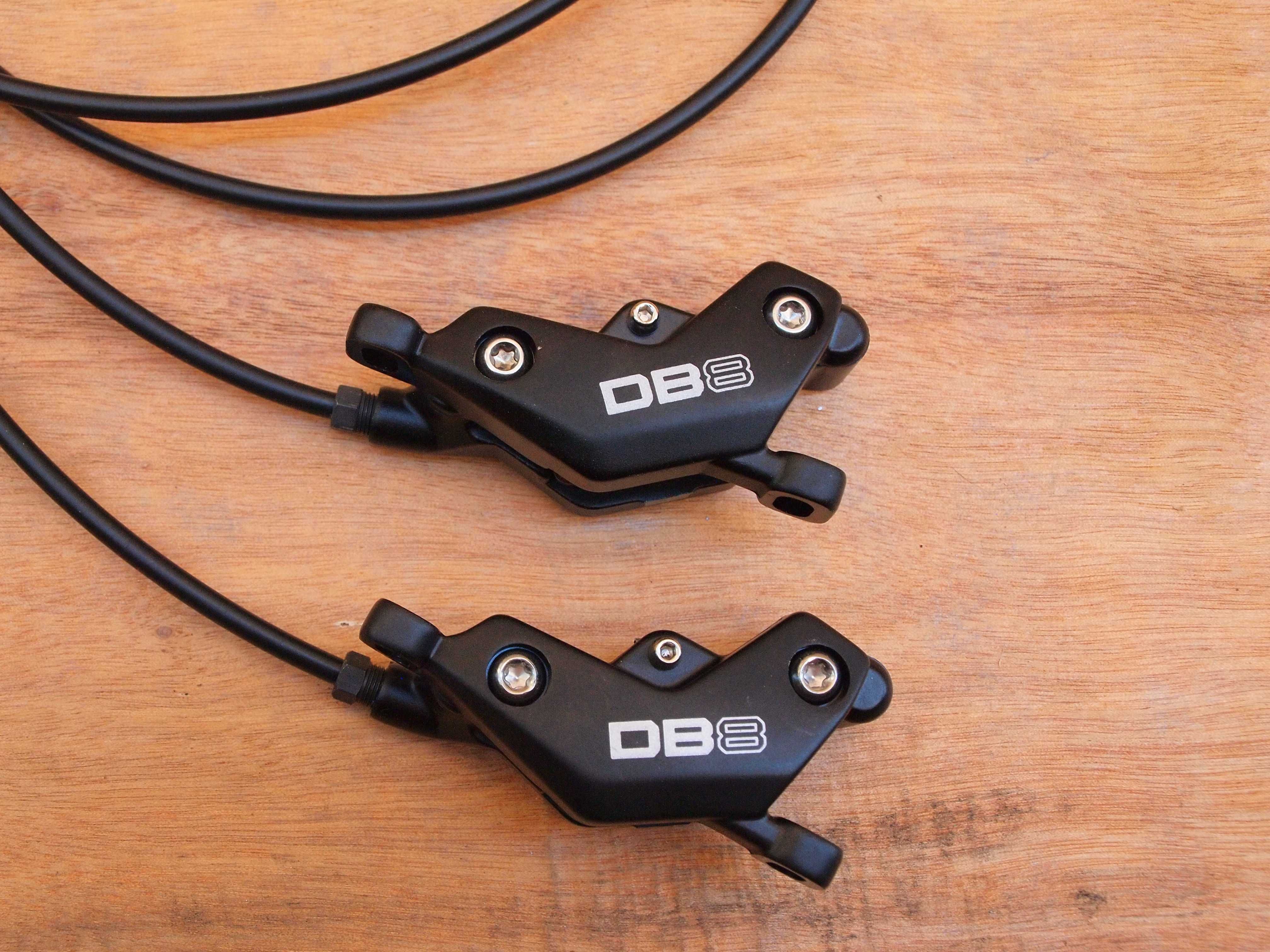 SRAM DB8 четирибутални спирачки, комплект предна и задна