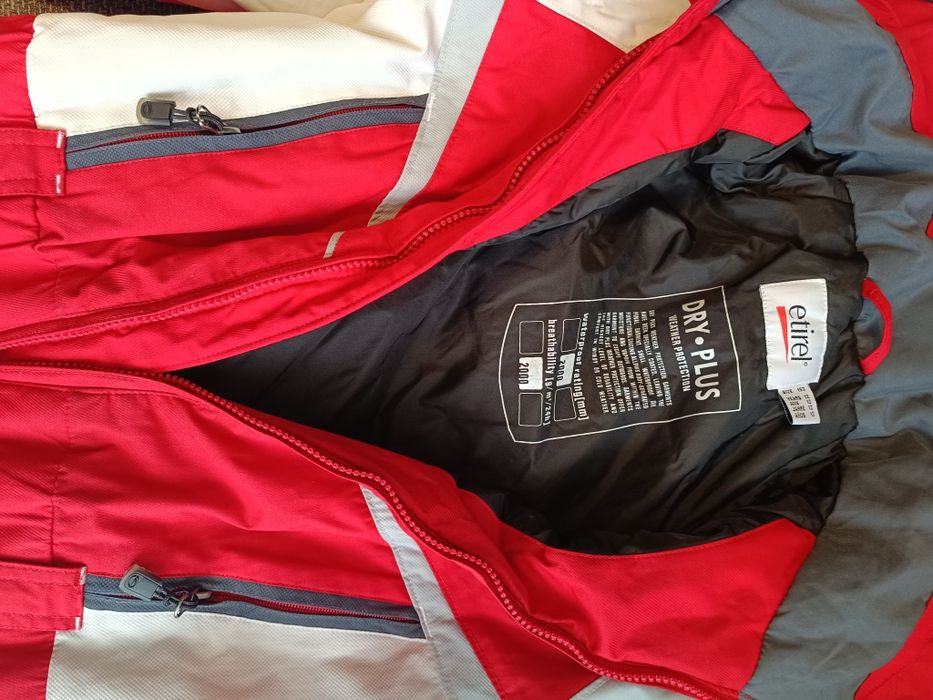 Vând salopeta de iarna mărimea 152 Etirel