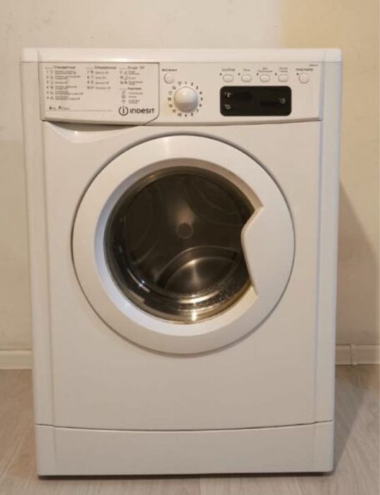 Отдам бесплатно стиральную машинку все работает