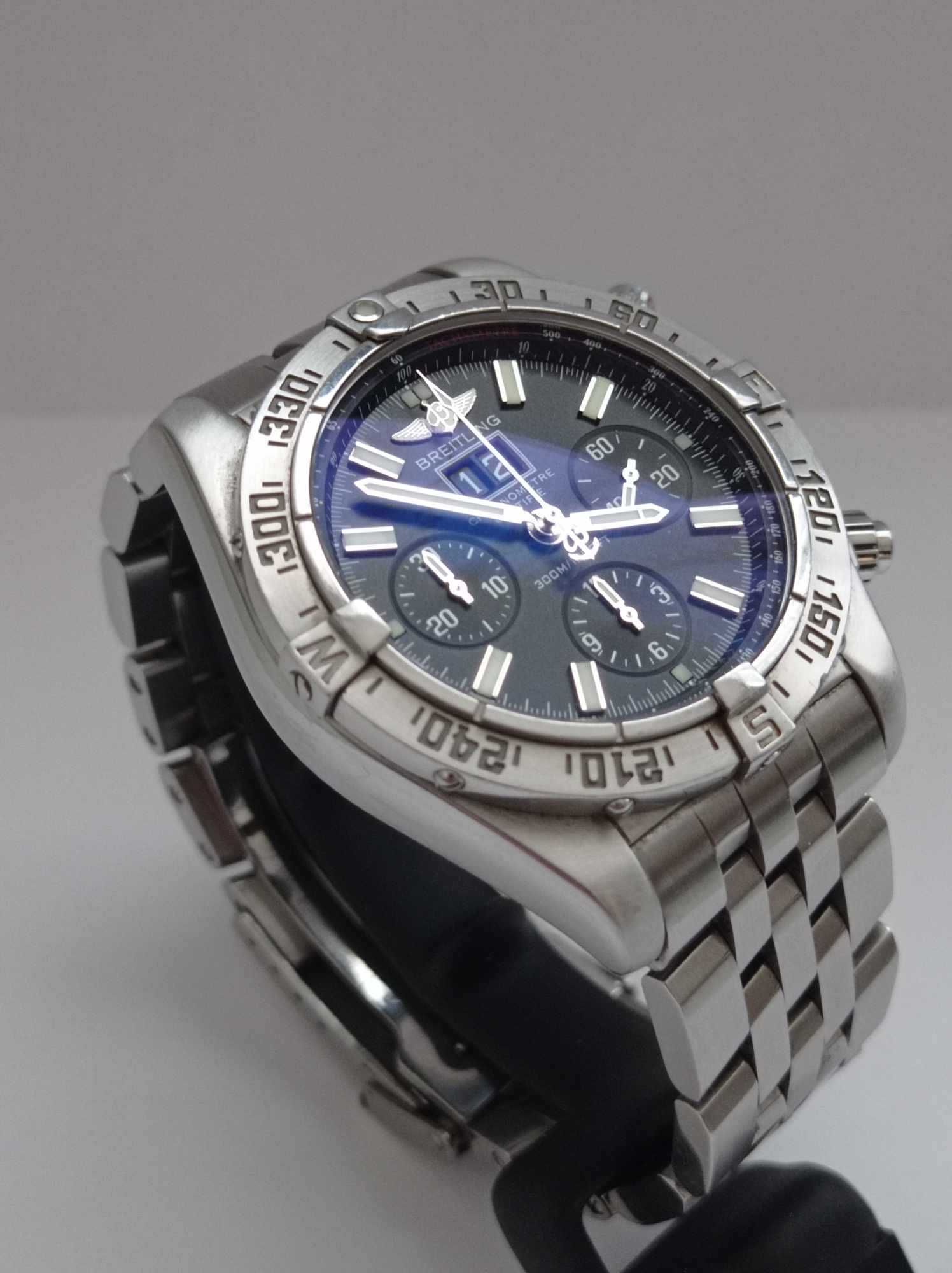 Breitling Chronomat Blackbird 44 Big Date
