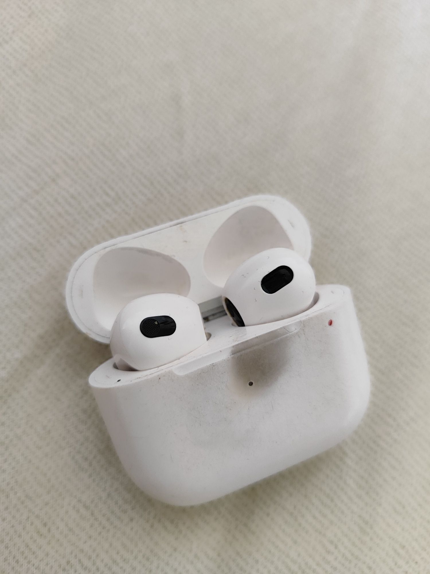 Продам apple airpods