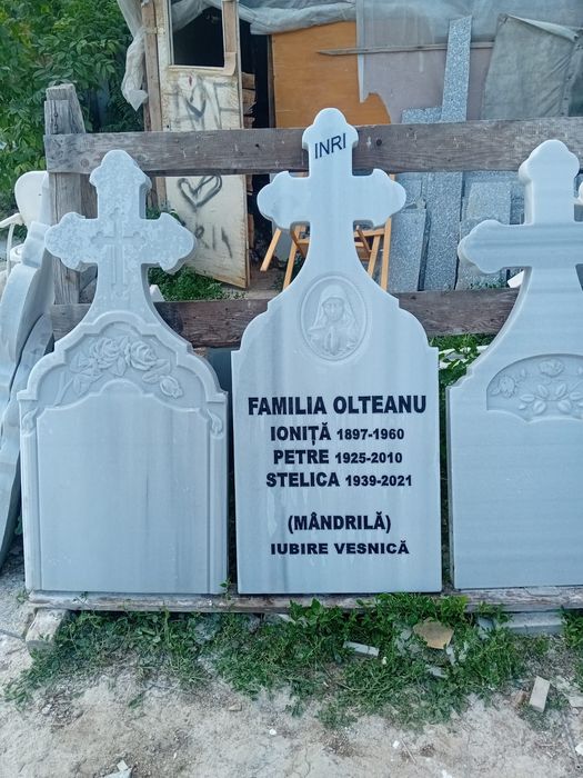 Vând cruci de marmură preț real de producător scris înclus