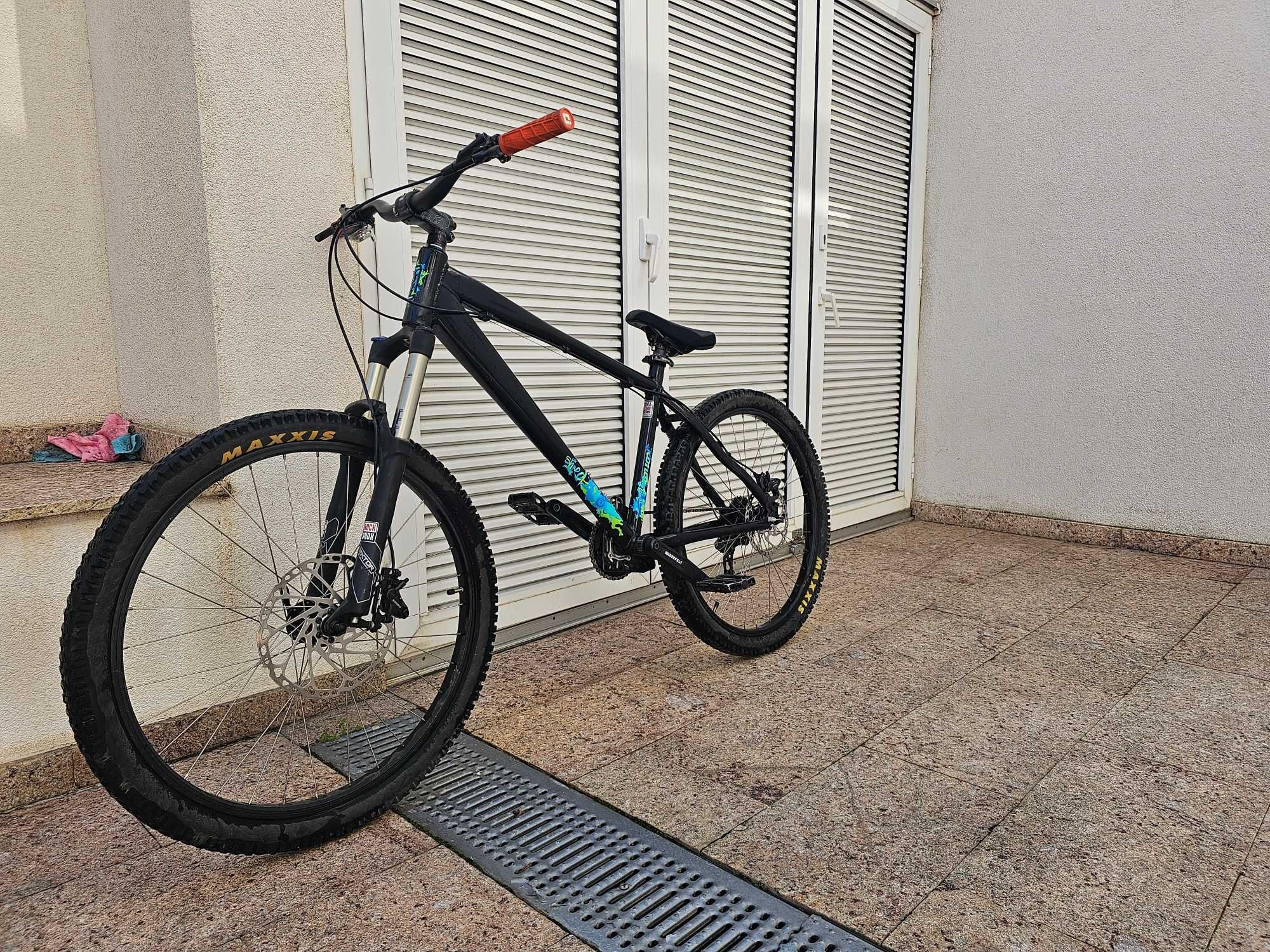 Kona Shred (dirt jump/pump track)