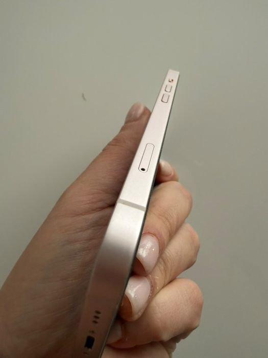 Iphone 13 pink в отлично състояние