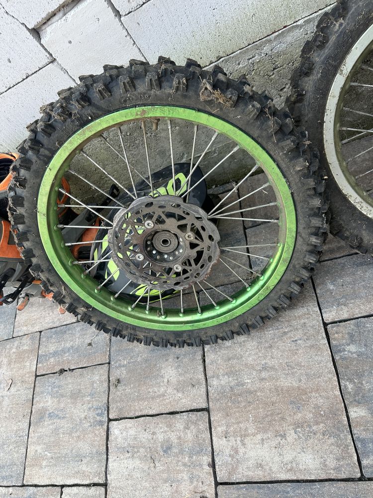 Cauciucuri jante disc pinion cross 125 spate 14 fata 17 in stare buna