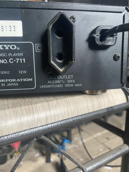 Vand statie CD player ONKYO  conpact disc player Model NO.C-711 230 v