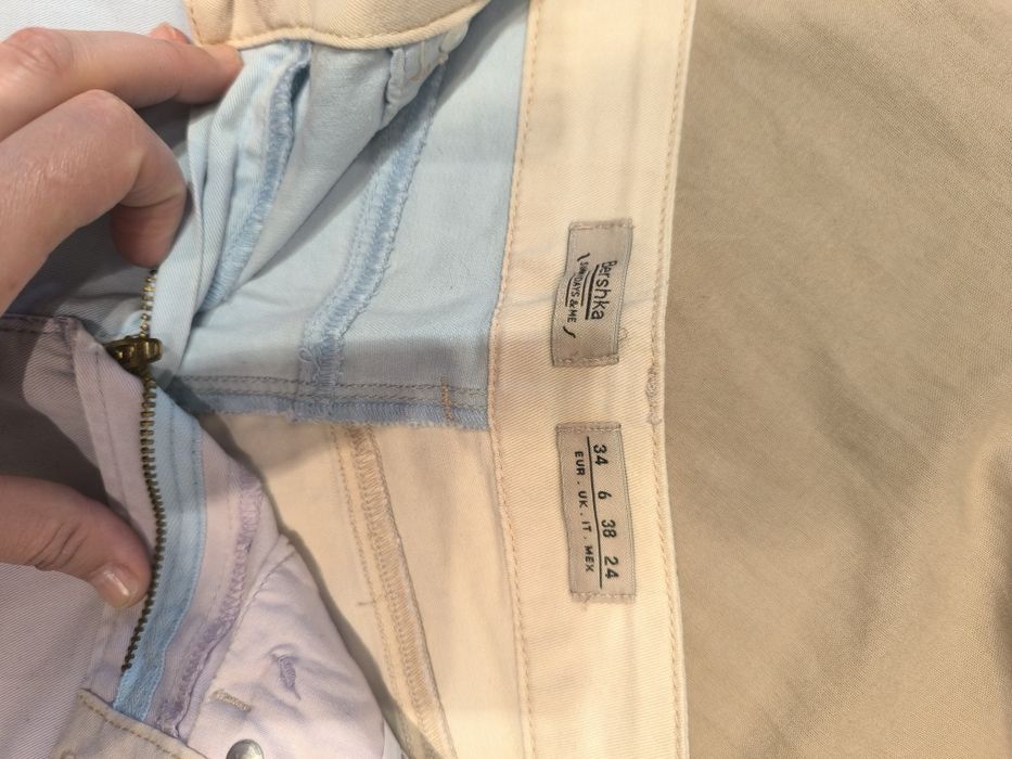 Vând 3 perechi de pantaloni scurți