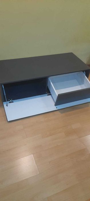 comoda TV                                                   ,