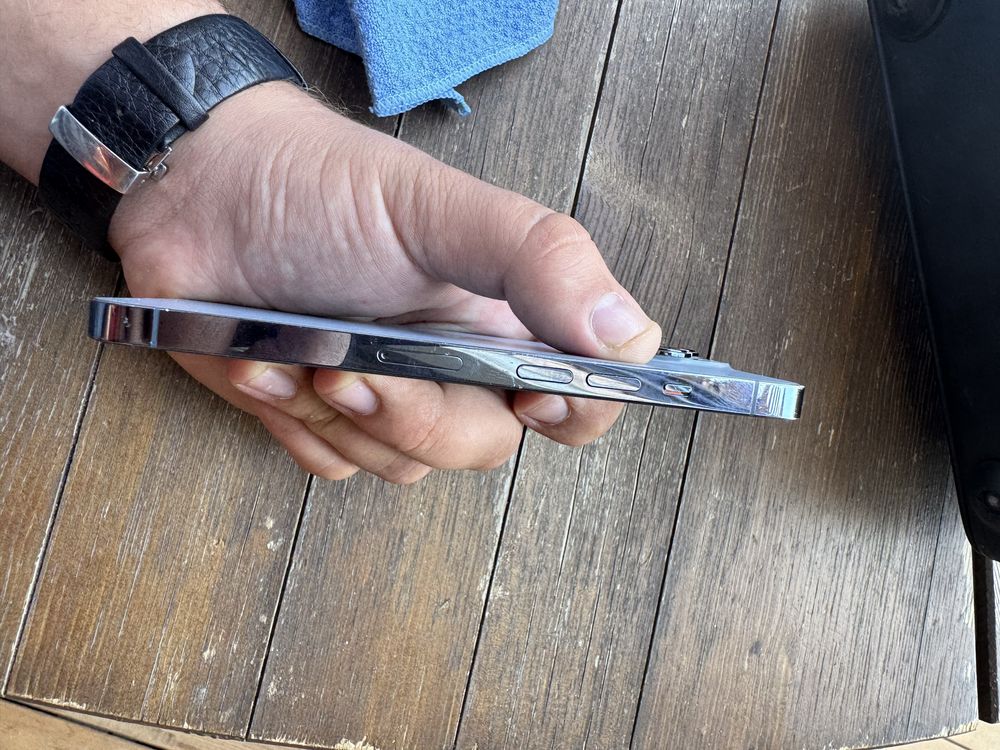 Продавам iPhone 13 Pro – джиесем с минало и характер