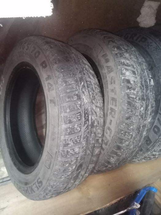 Продам резину б/у на сезон хватет .