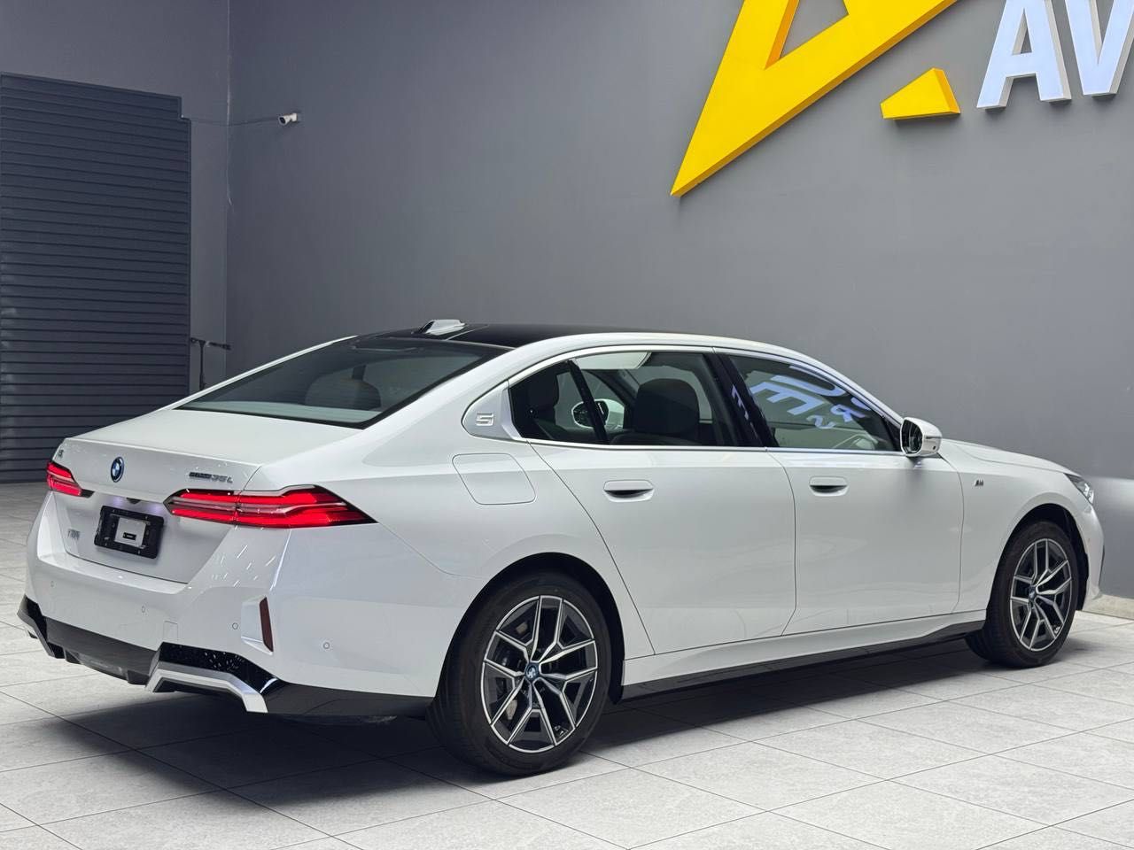 Продается BMW i5 35 eDrive