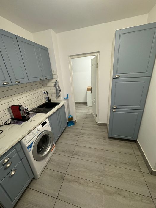 Inchiriez apartament 3 camere zona Piata Progresul