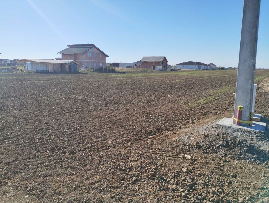 Vând  parcelele in Livada de  Bihor