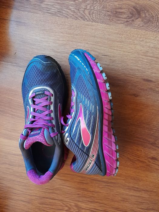 BROOKS gore tex маратонки 39 номер.