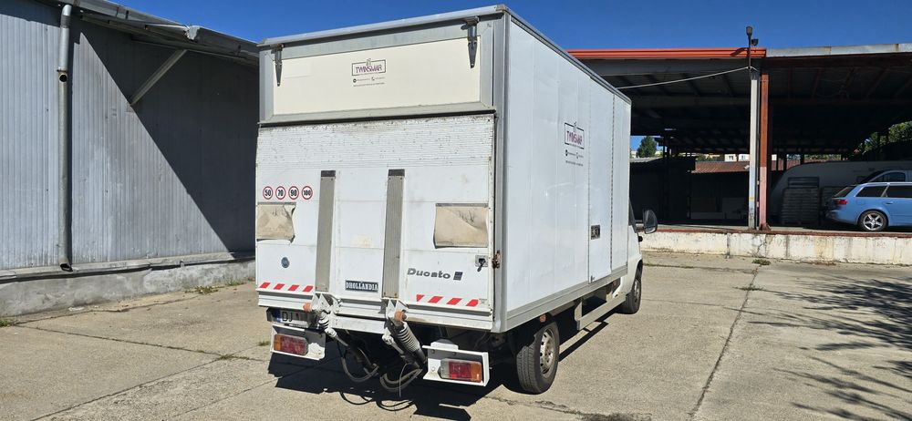 Fiat Ducato box cu lift