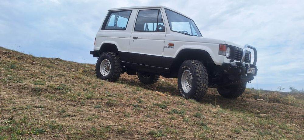Mitsubishi pajero mk1