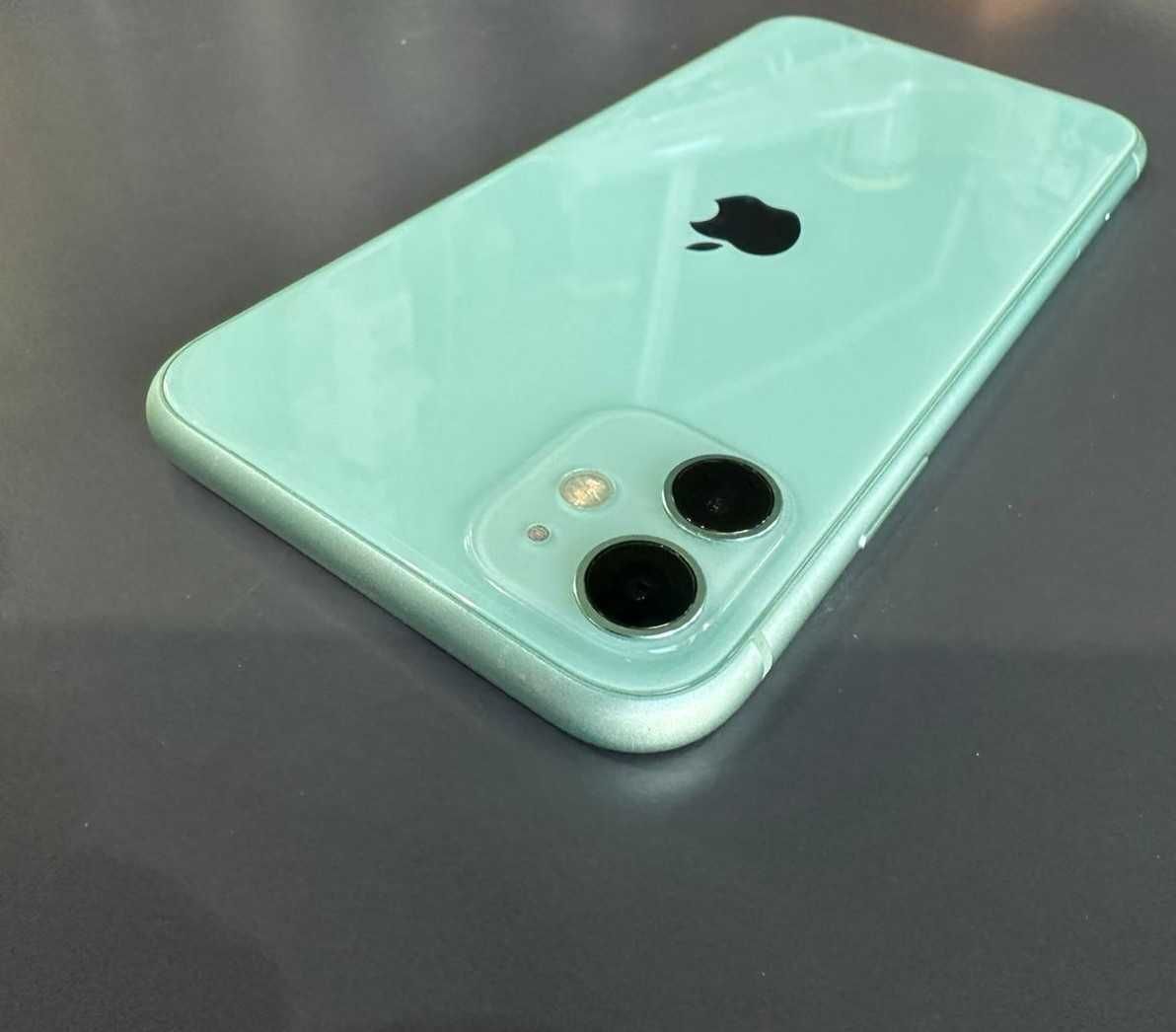 iPhone 11 Като Нов