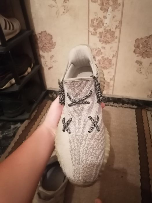 Продавам Yezzy 350 blue tint