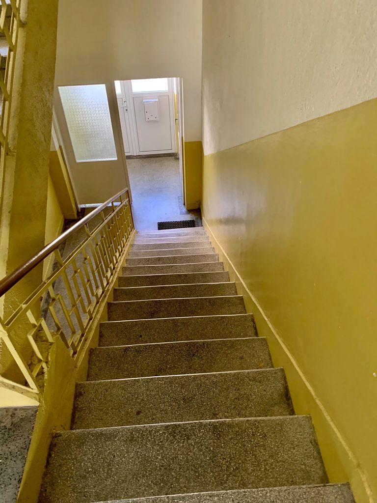 Дава се под наем Двустаен апартамент в Шумен, Болницата - 46 кв.м за 153 € - Снимка #2