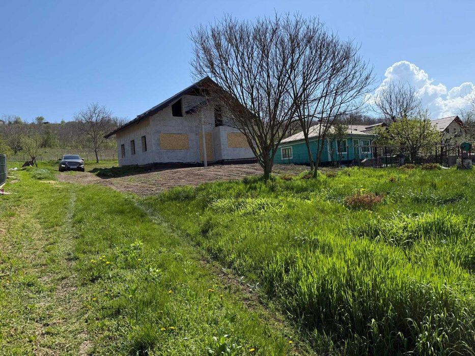 Casă la roșu + teren de 1450 mp în Rediu, Iași