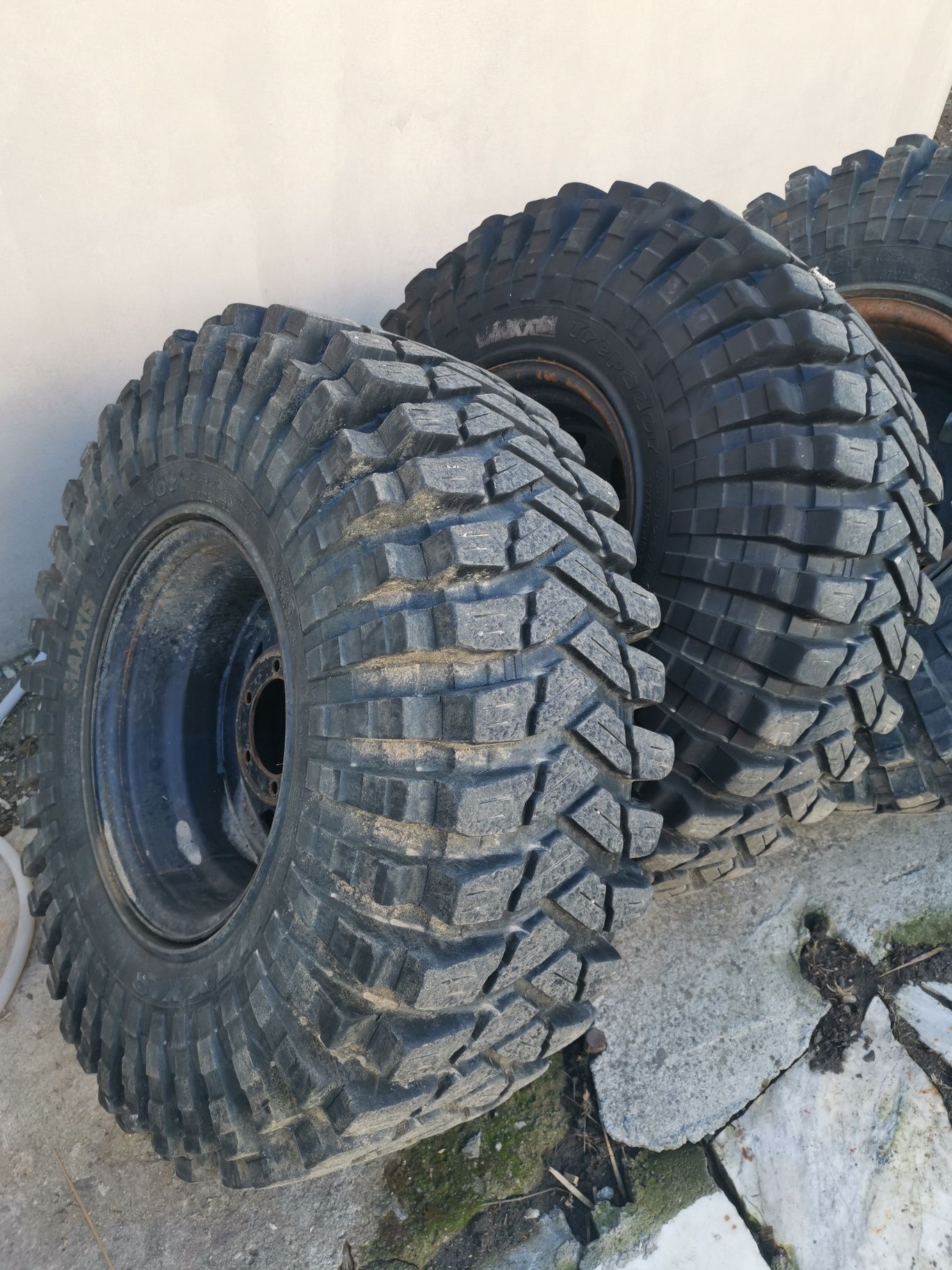 Maxxis trepador bias 37 12.5 16