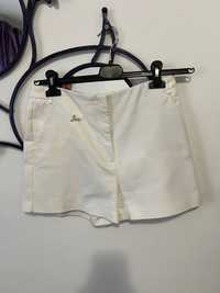 Pantaloni albi scurți Zara