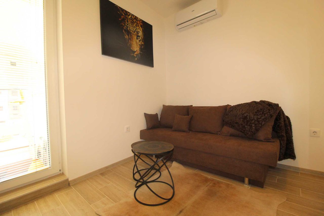 Дава се под наем Двустаен апартамент в Варна, Младост 1 - 42 кв.м за 510 € - Снимка #2