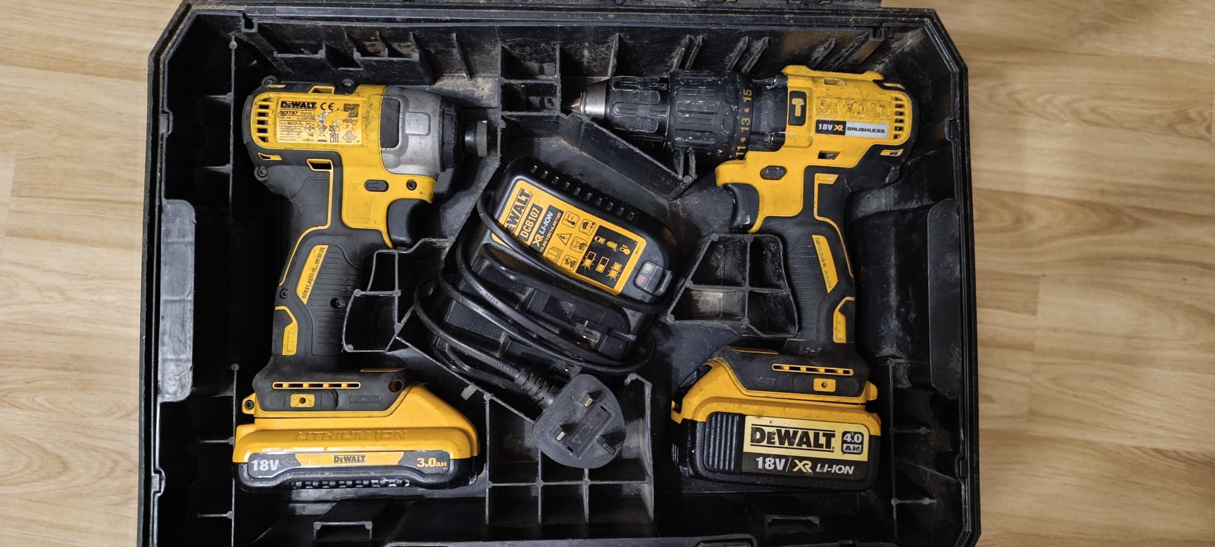 Dewalt DCF787 DCD778