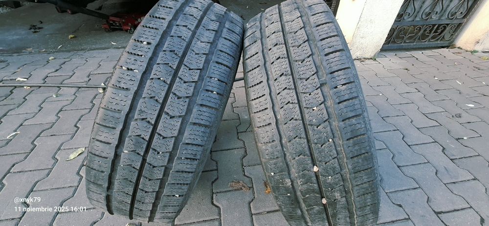 Vând  cauciucuri iarnă 215 65 16c