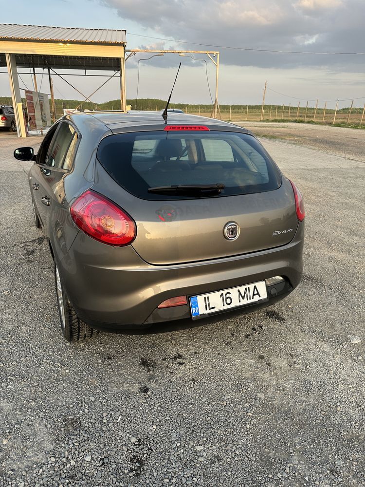 Fiat bravo 1.9 2008 manual !! Stare buna !! ( pret fix 70 mil )