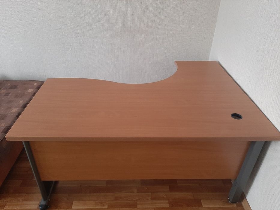 Стол рабочий компьютерный