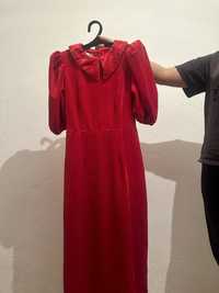 Красное бархатное вечернее платье