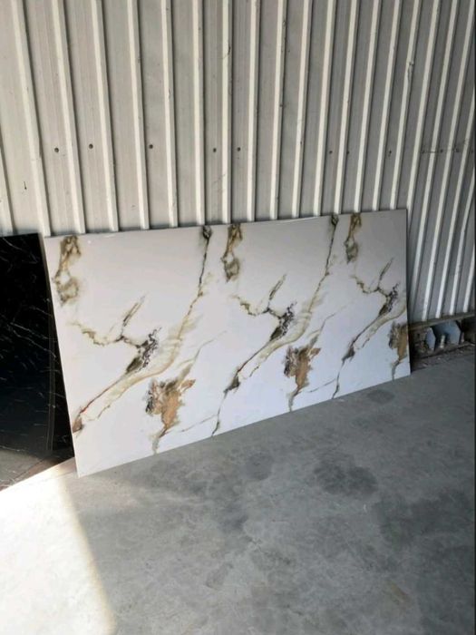 Продавам чисто нови пвц панели  5 бр. 122/260 см