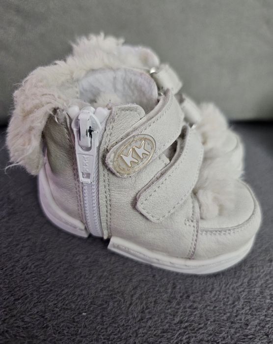 Обувки за прохождане Колев и Колев