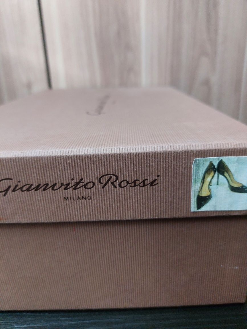 Бордовые туфли (шпильки) от итальянского бренда Gianvito Rossi из гла
