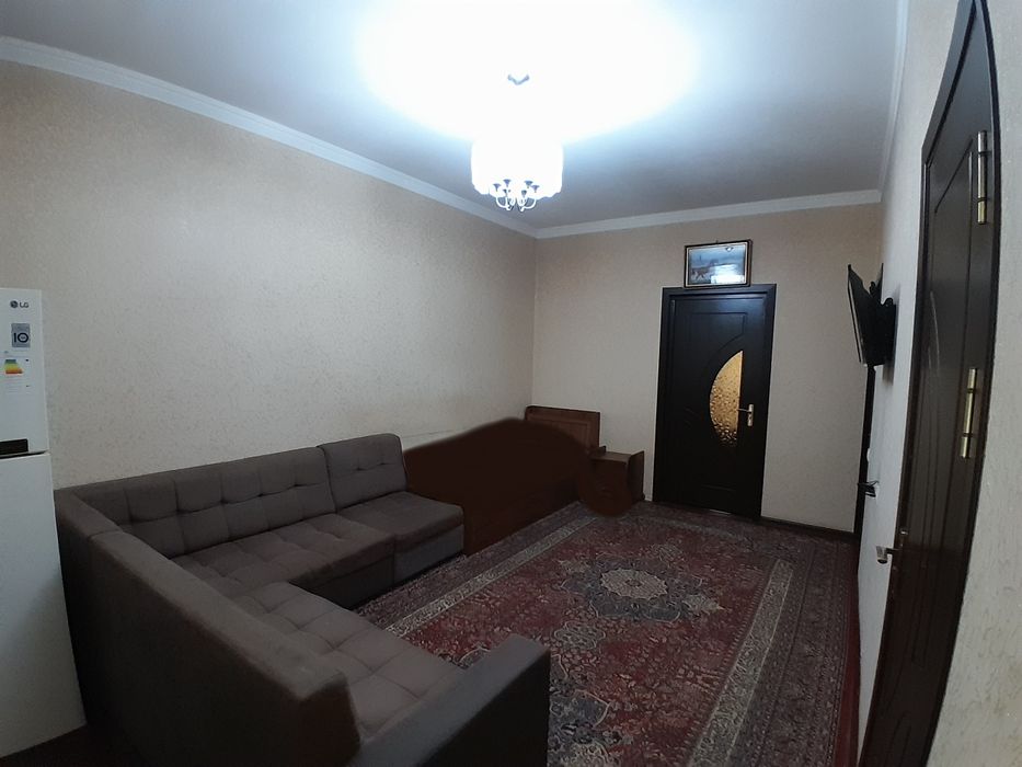 Чилонзор 9 КВ дом сотилади 4хона 1 этаж под офисы