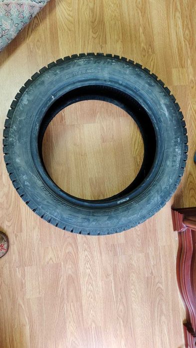 Продам зимнюю шипованную резину Pirelli !